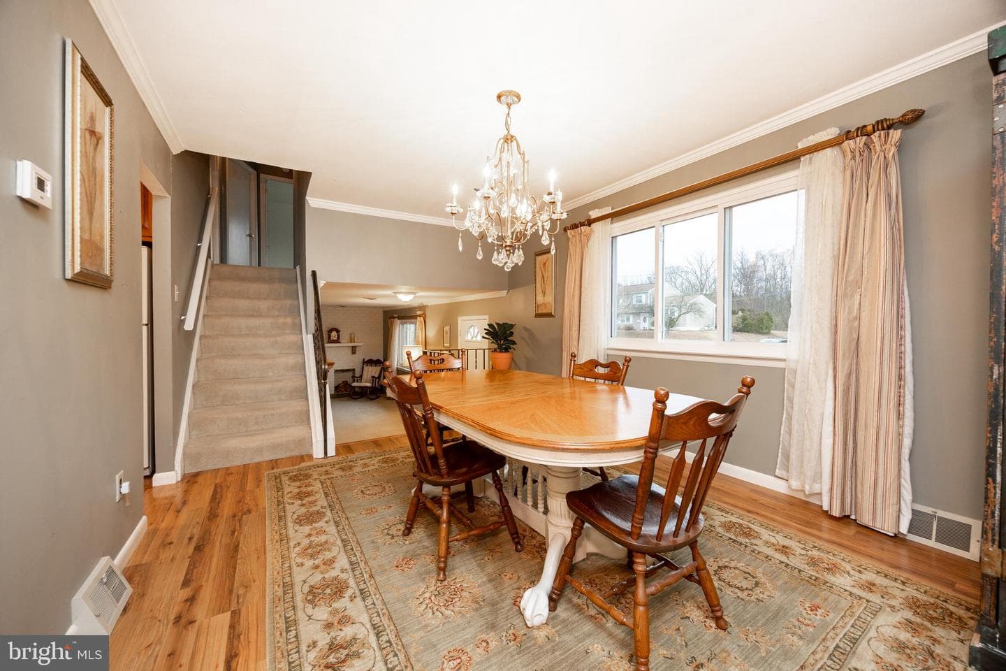 102 Russell Avenue photo 12