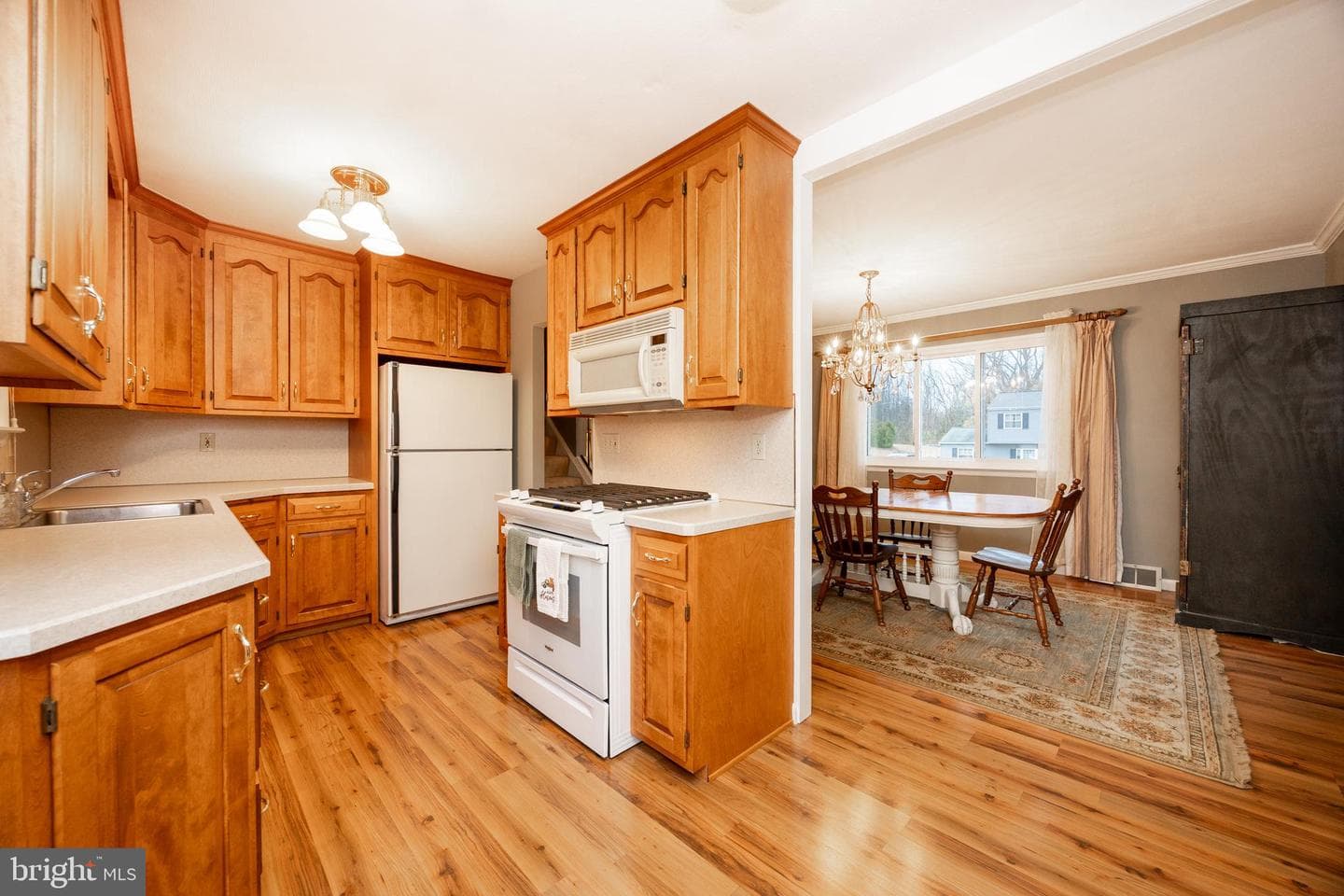 102 Russell Avenue photo 13