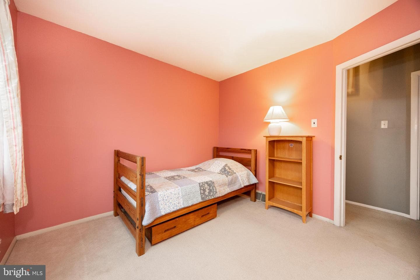 102 Russell Avenue photo 18