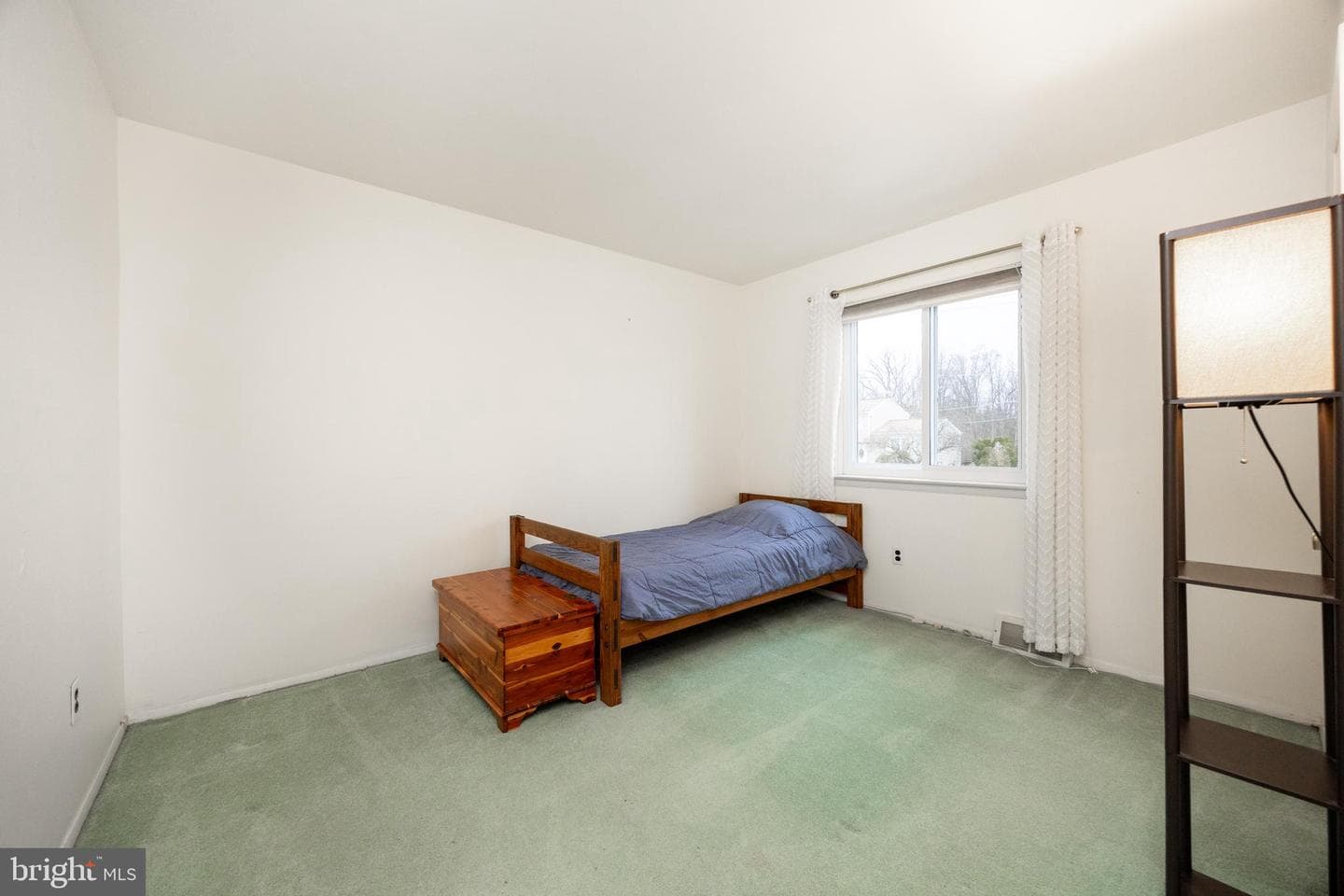 102 Russell Avenue photo 20