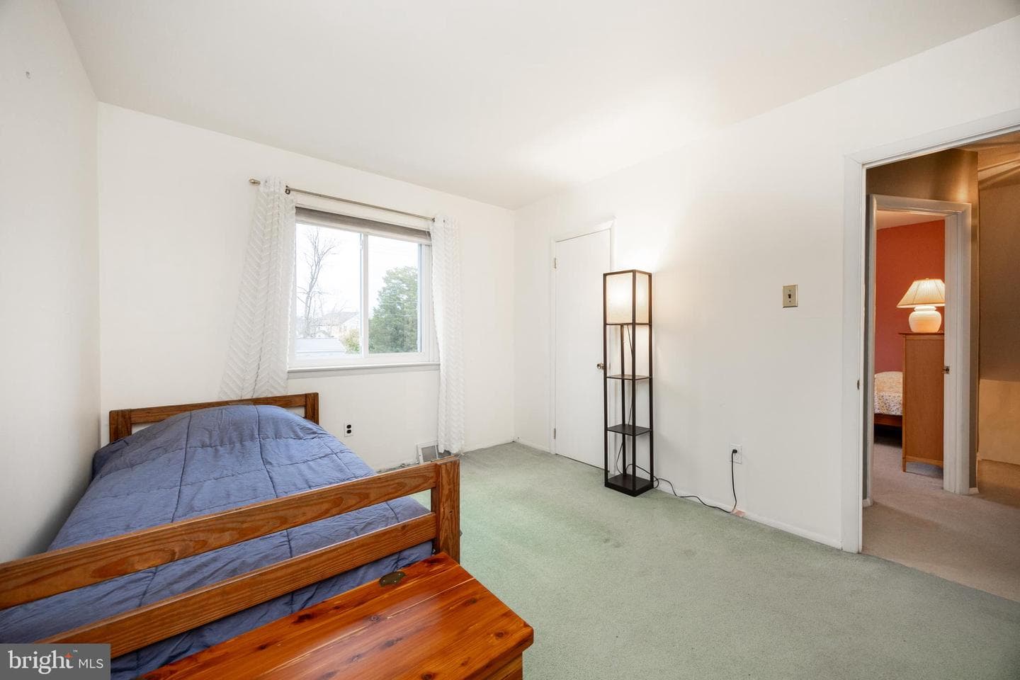 102 Russell Avenue photo 21