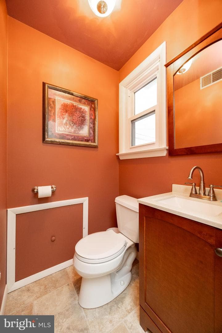 102 Russell Avenue photo 25
