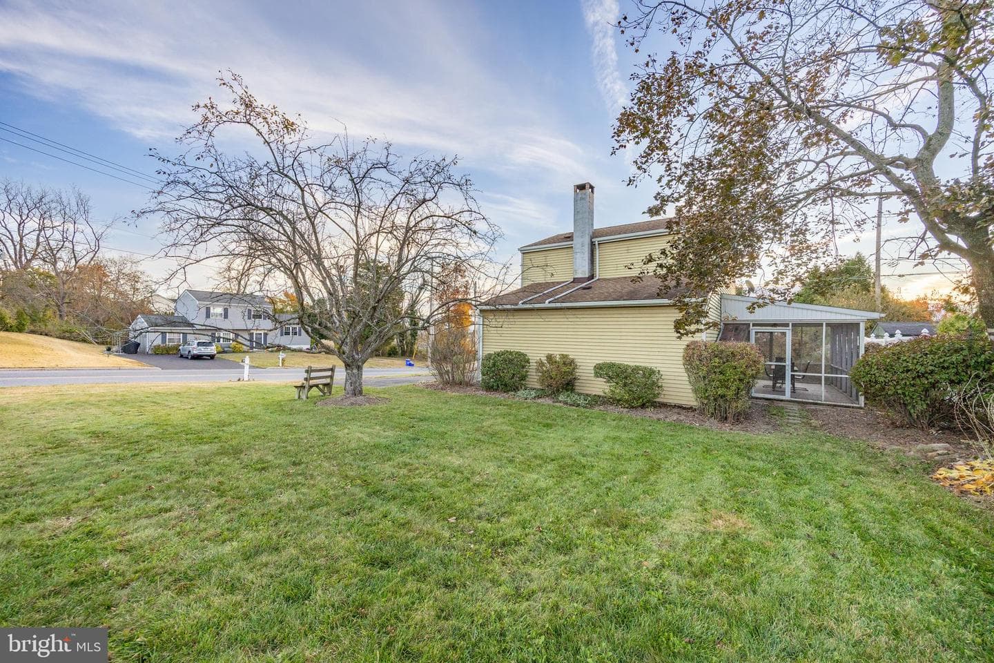 102 Russell Avenue photo 30