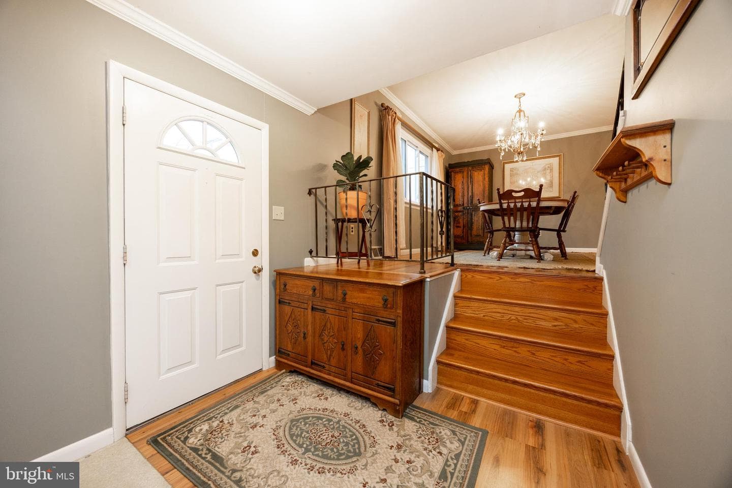 102 Russell Avenue photo 7