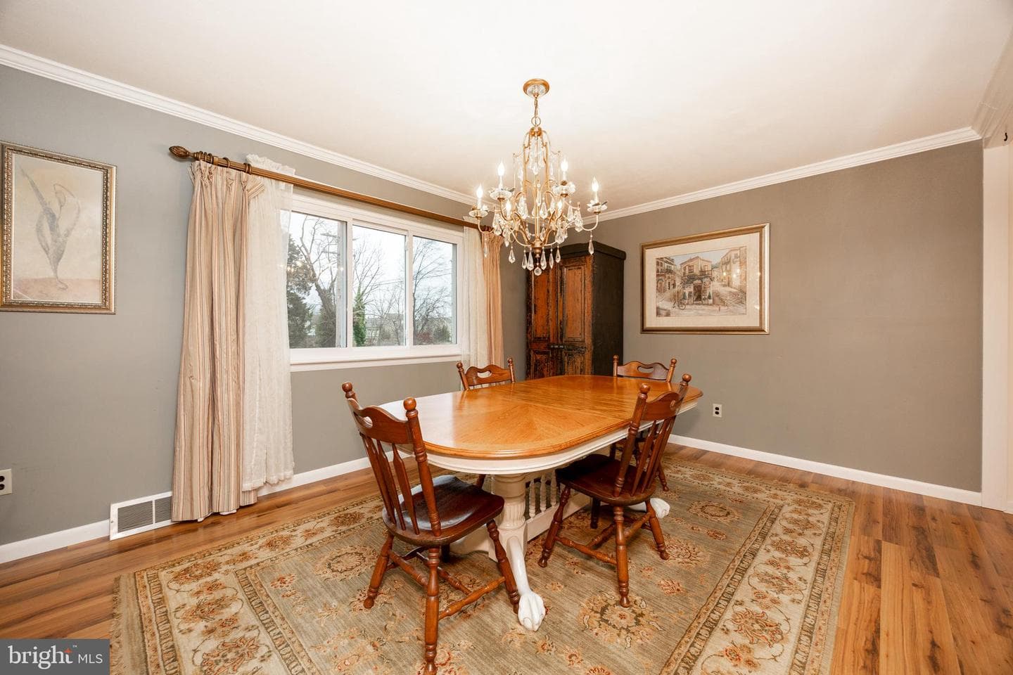 102 Russell Avenue photo 8