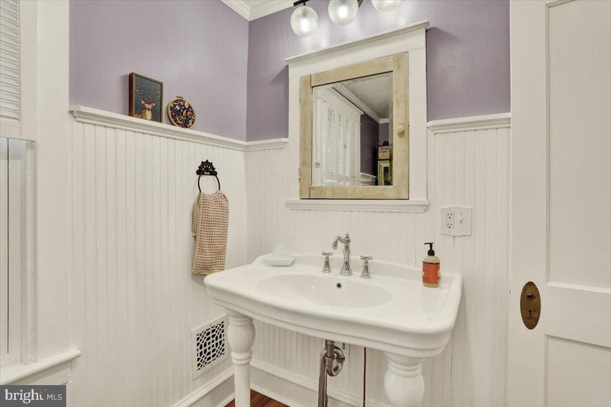 1536 Dauphin Avenue photo 26