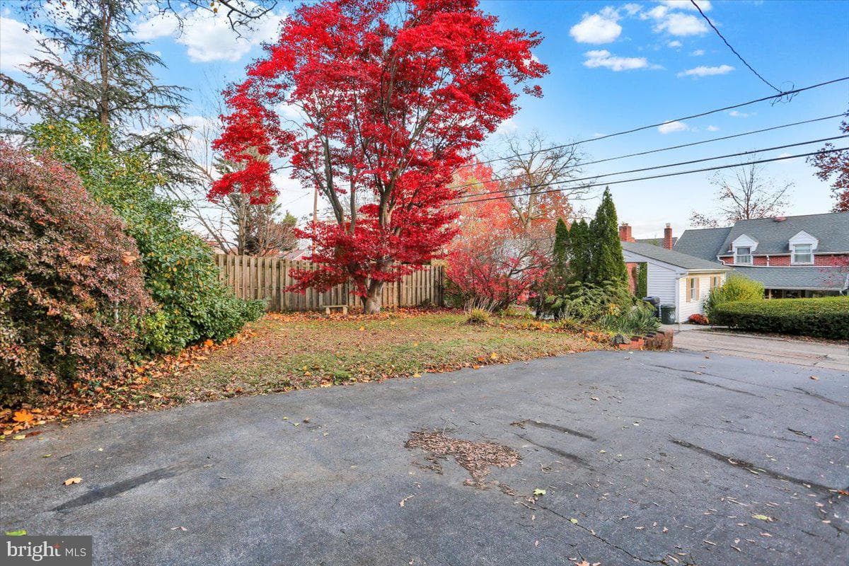 1536 Dauphin Avenue photo 34