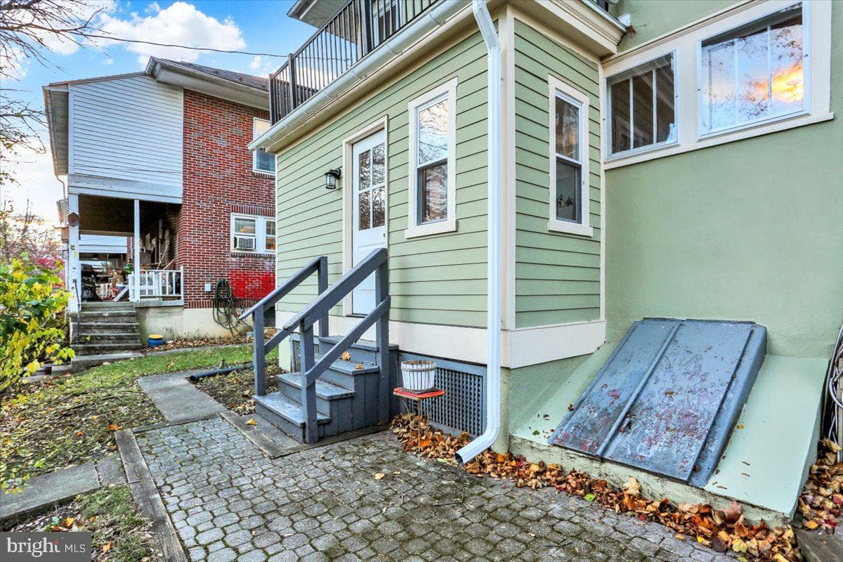 1536 Dauphin Avenue photo 37