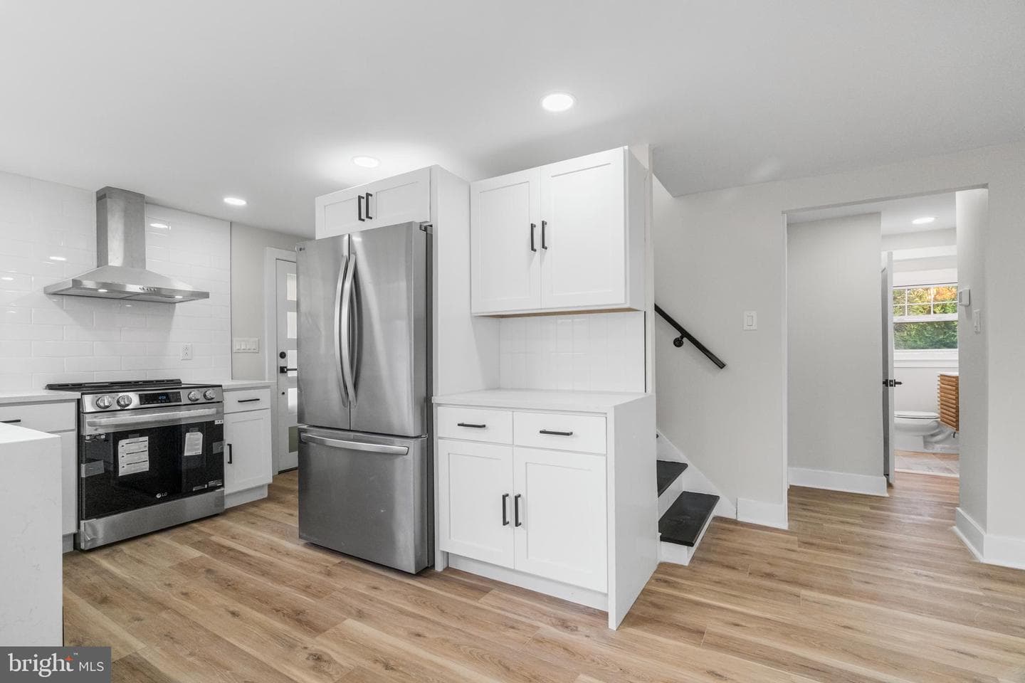 817 Beach Street photo 11