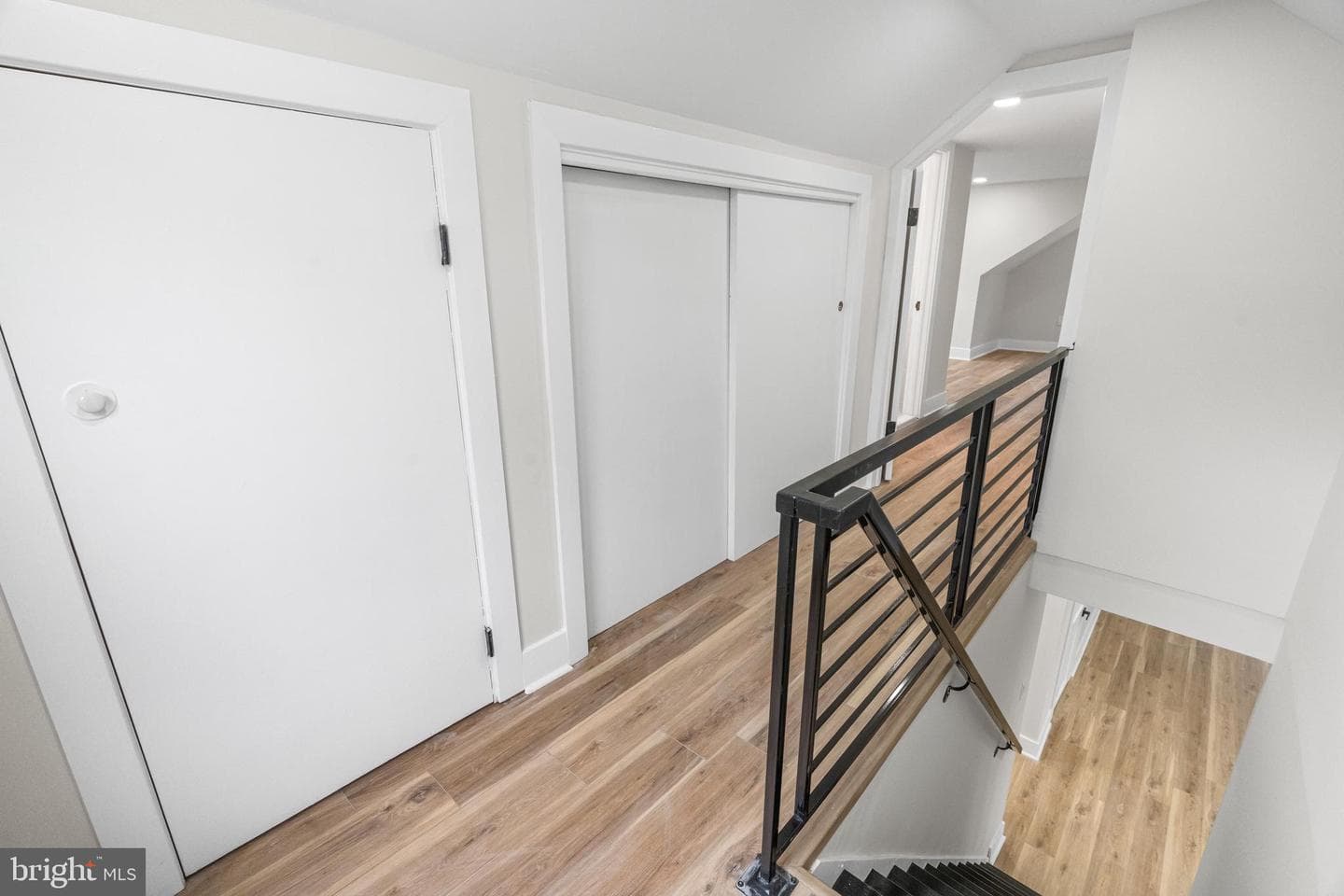 817 Beach Street photo 18