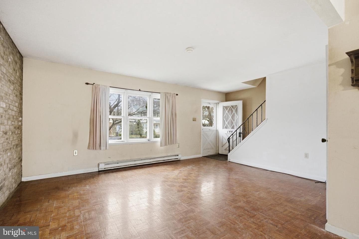 144 W Gaul Street photo 4