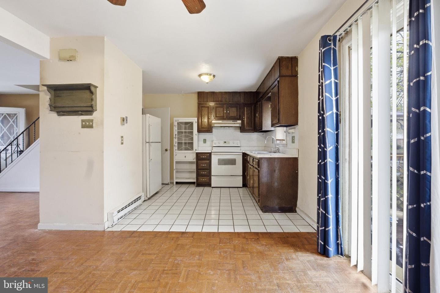 144 W Gaul Street photo 6
