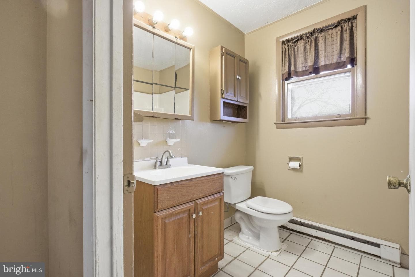 144 W Gaul Street photo 9