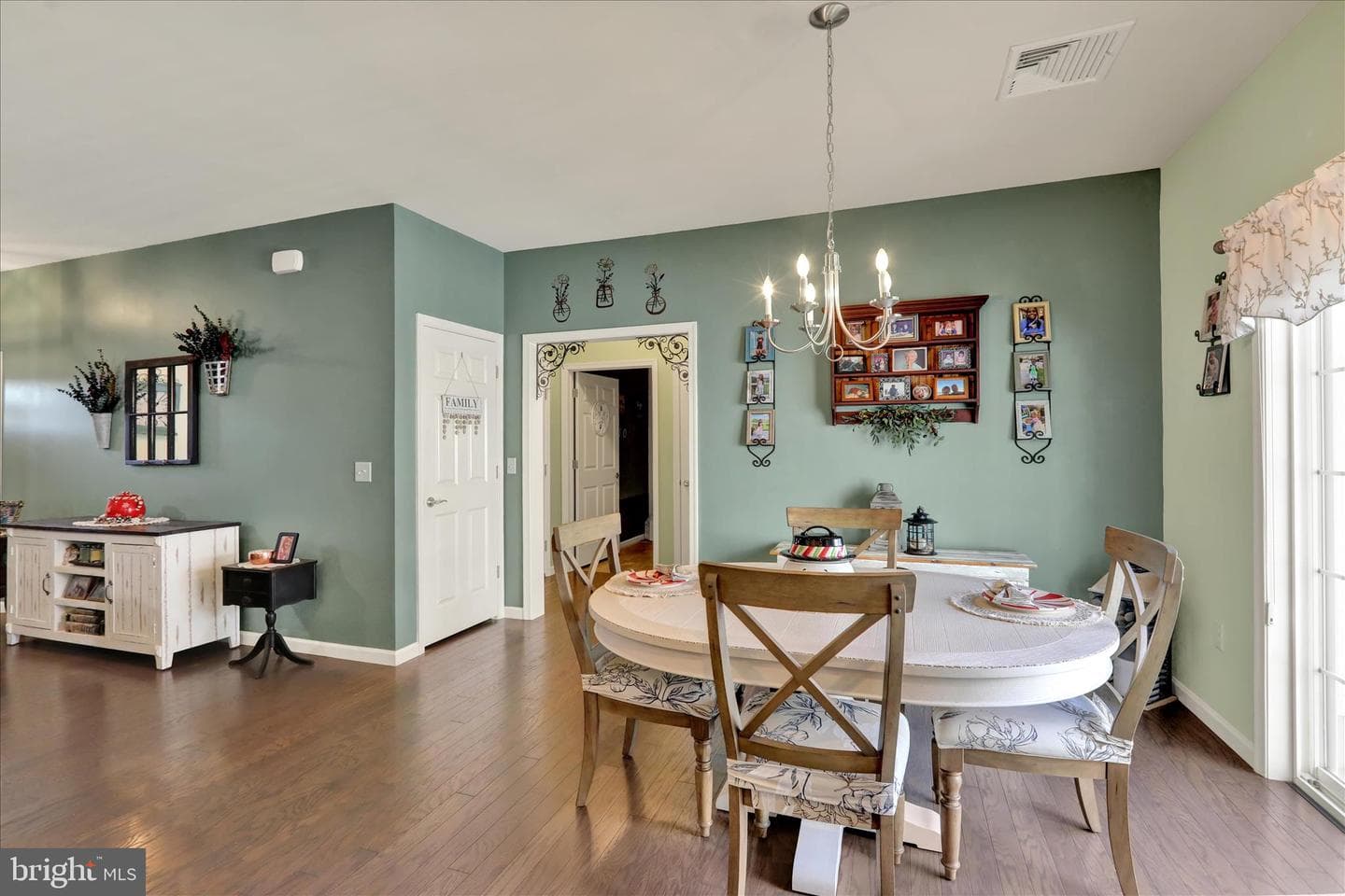 4 Rosebush Court photo 18