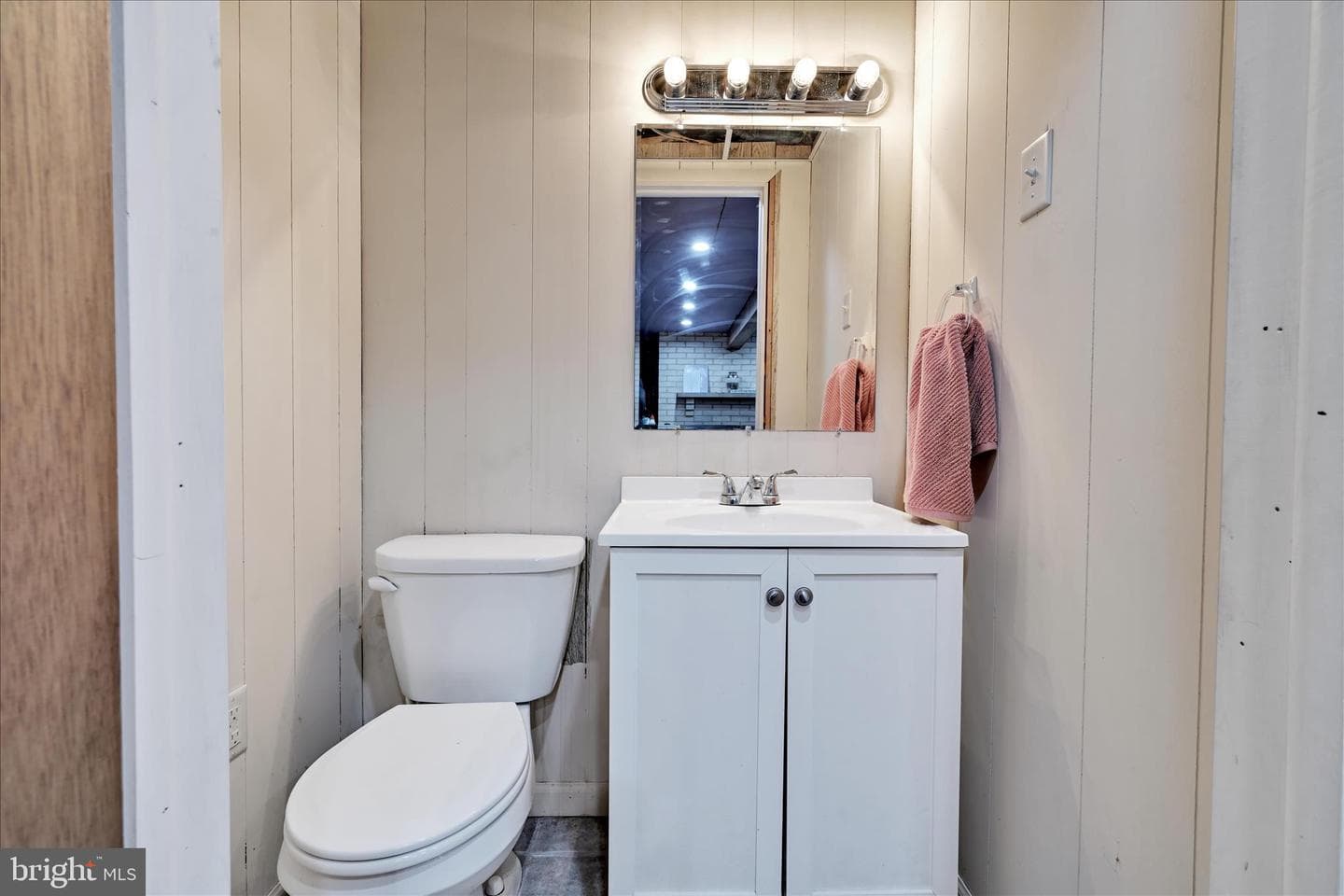 125 W Gaul Street photo 21
