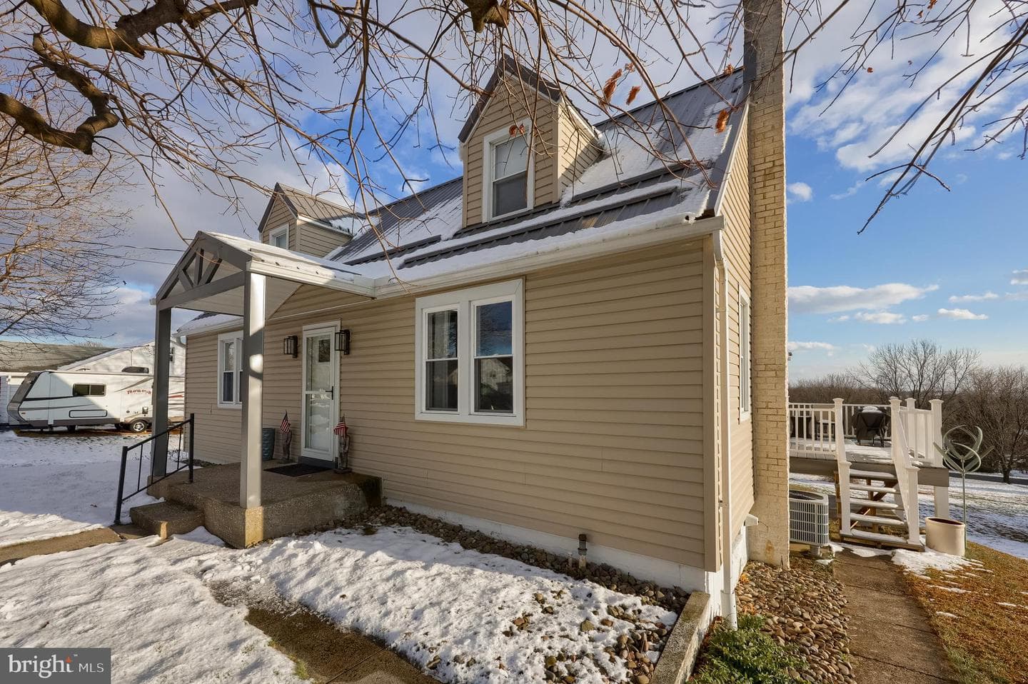 207 Hazel Street photo 4