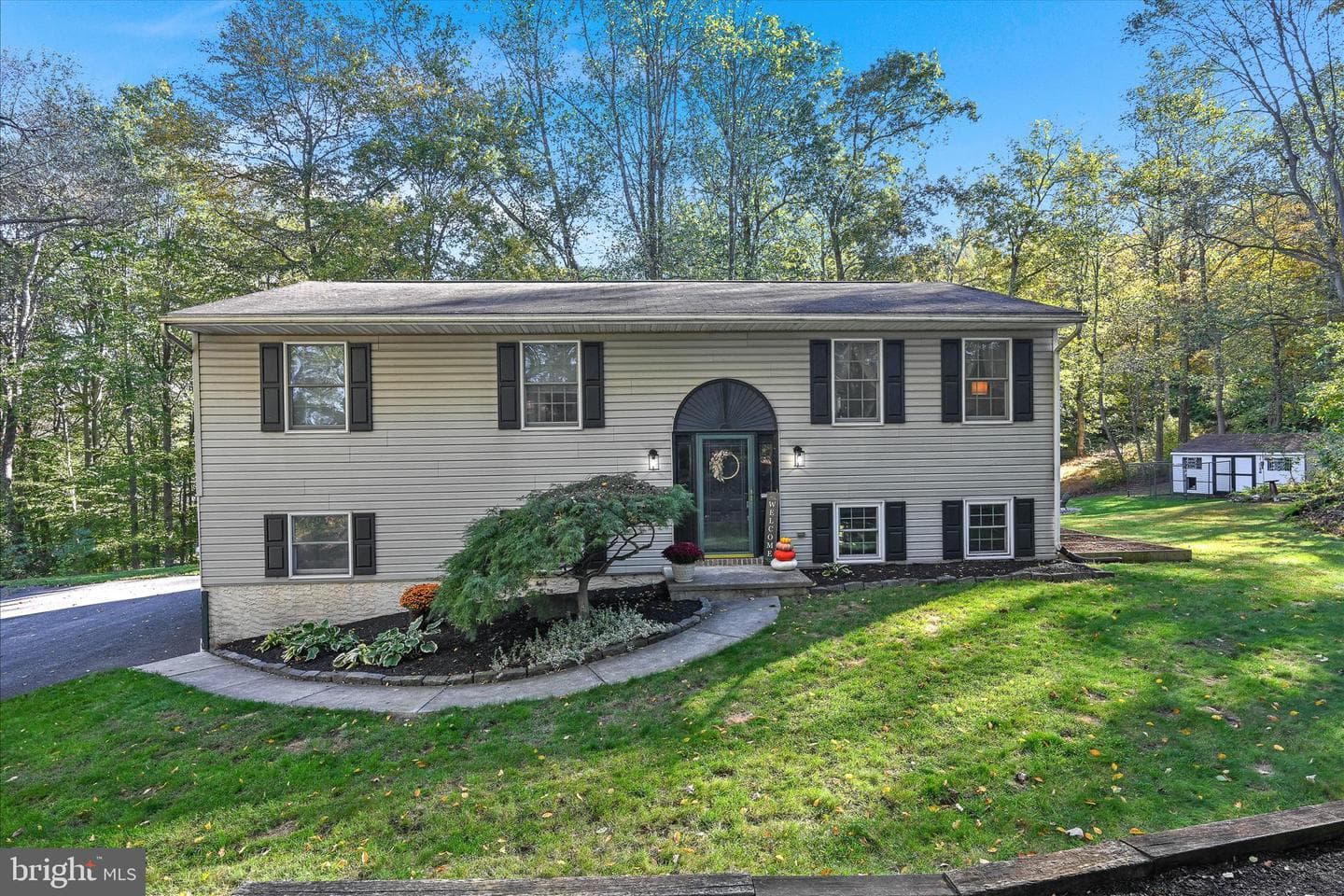 122 Witmer Road photo 3