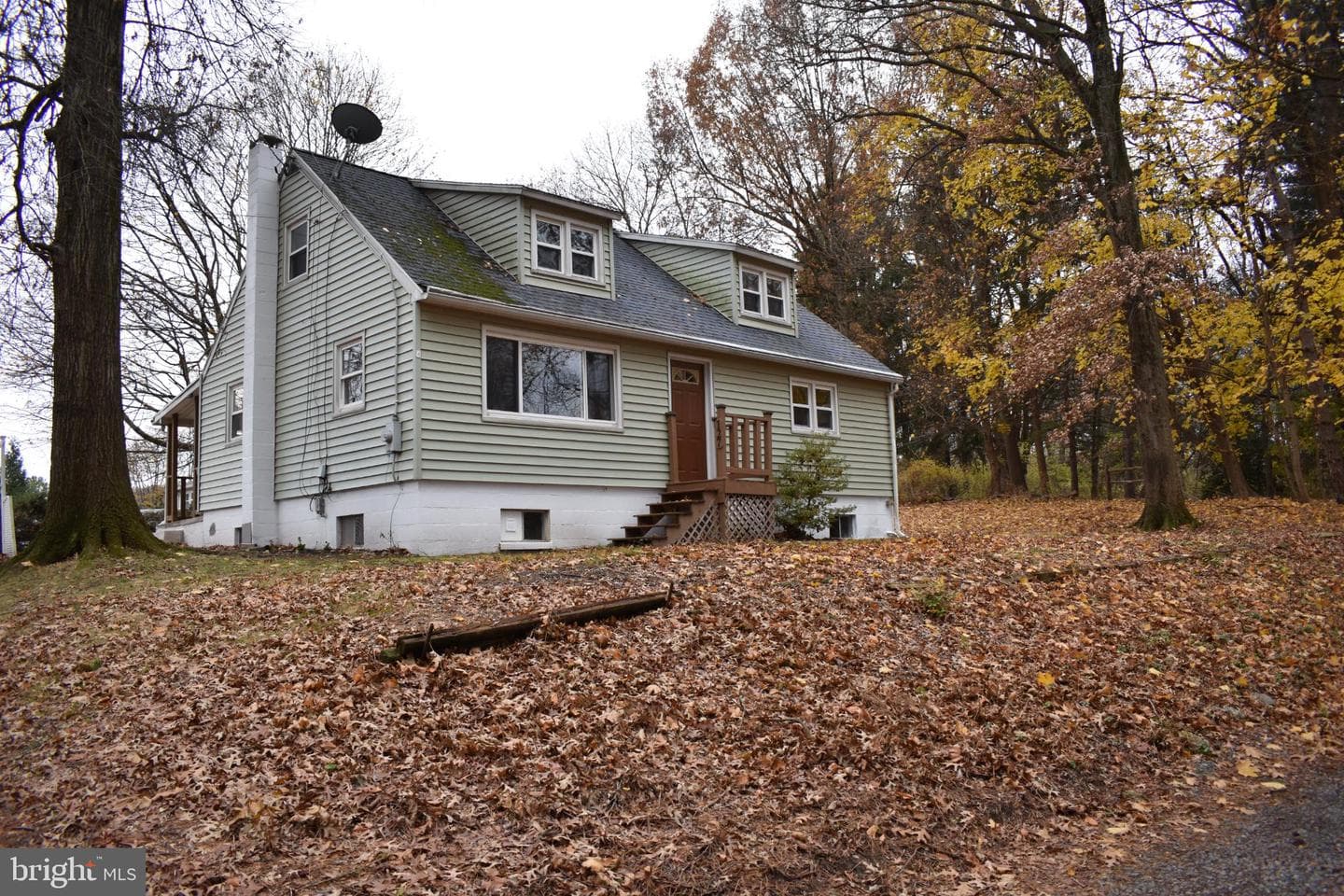 127 Cedar Lane photo 2