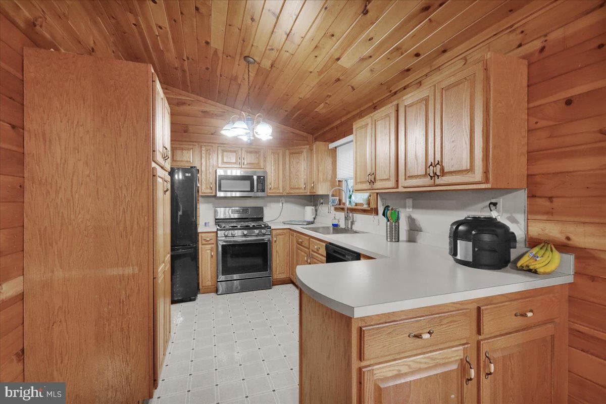 28 Lake Road photo 9
