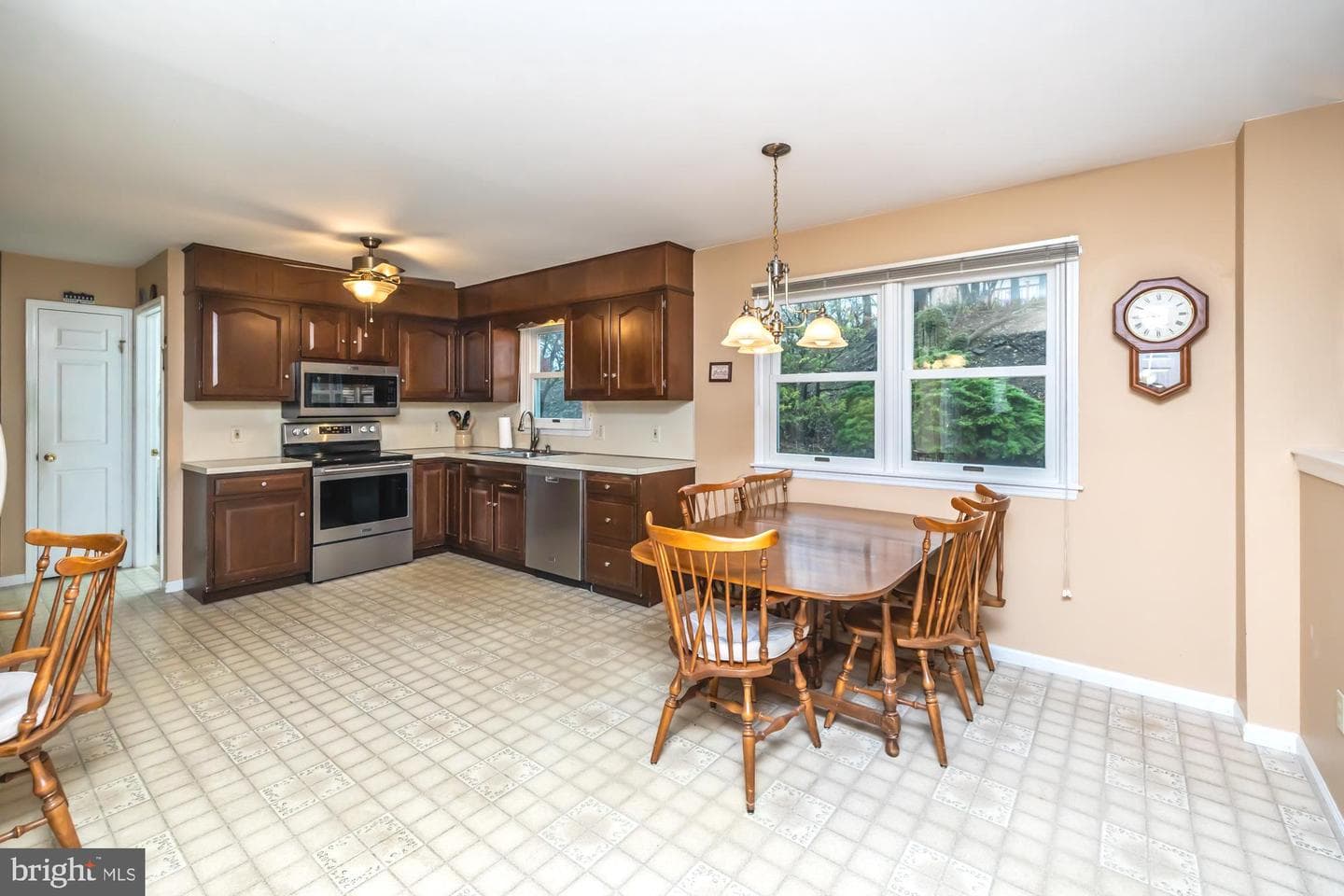 30 Estates Drive photo 14
