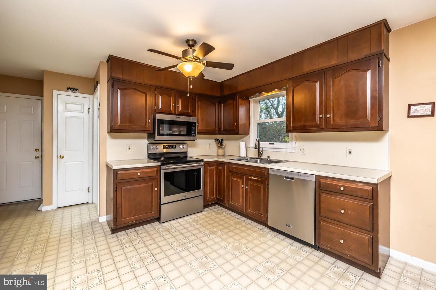 30 Estates Drive photo 17