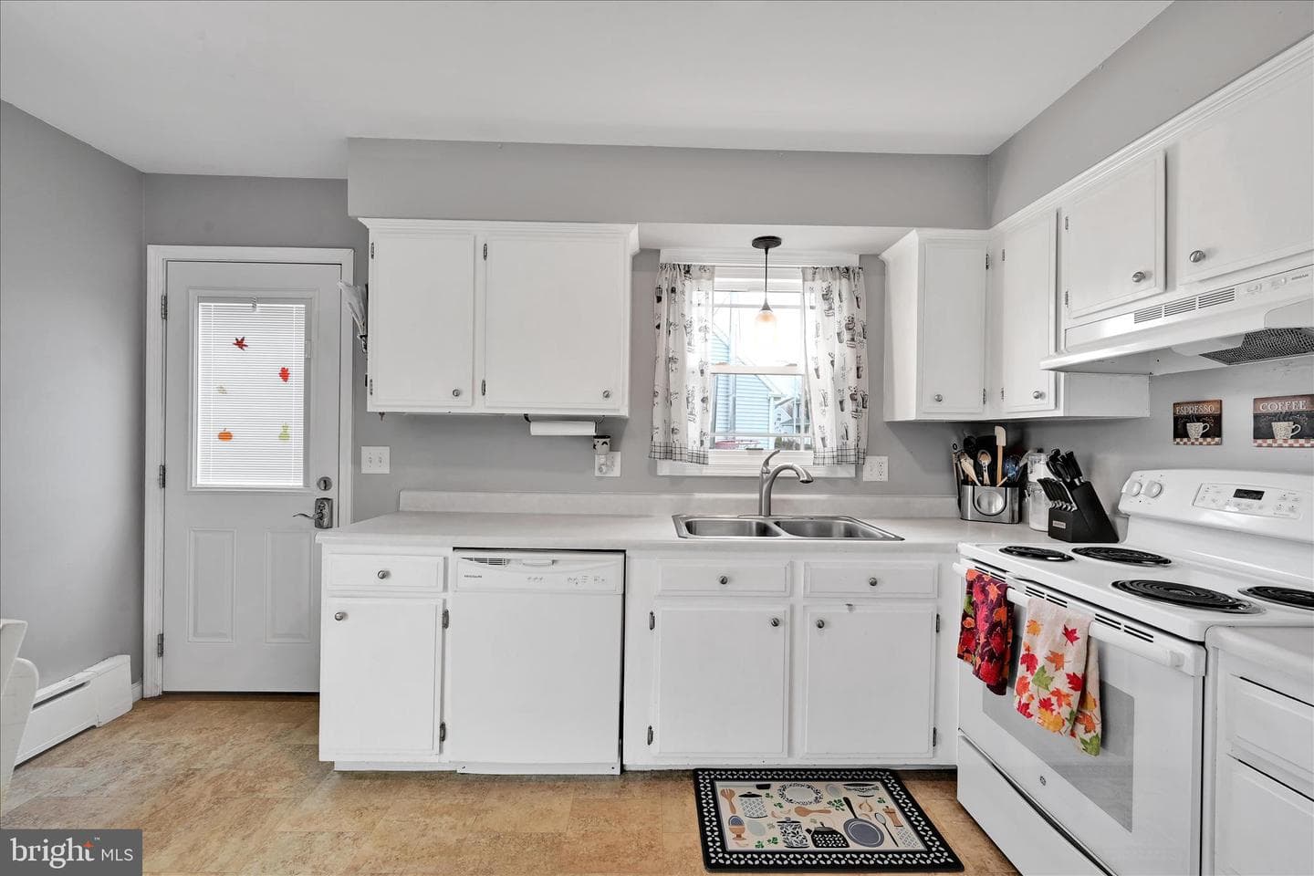 715 Tamarack Trail photo 8