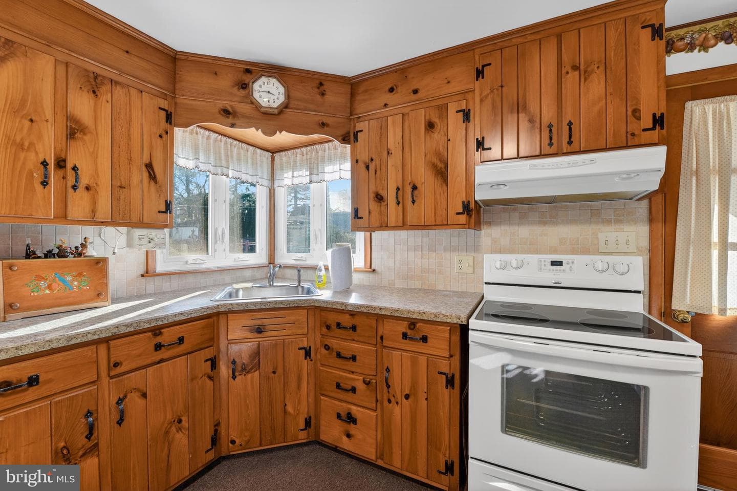 228 E Gaul Street photo 10