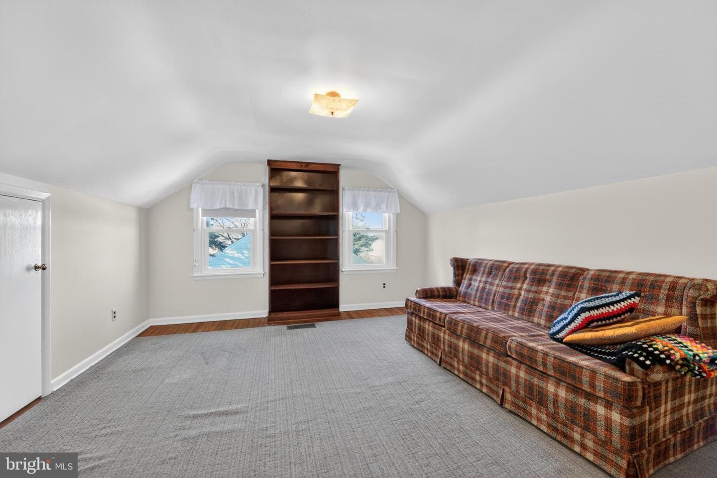228 E Gaul Street photo 15