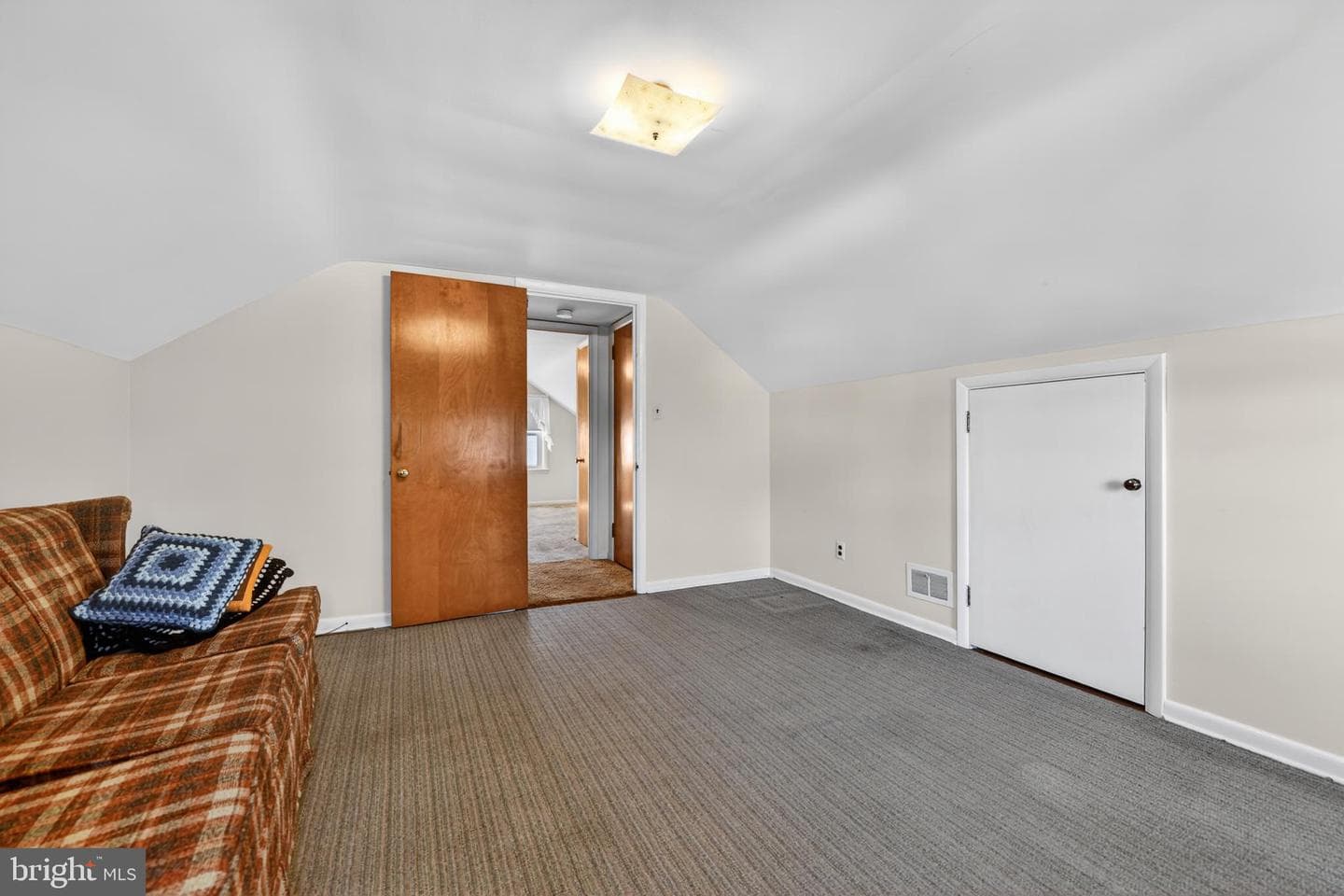 228 E Gaul Street photo 16