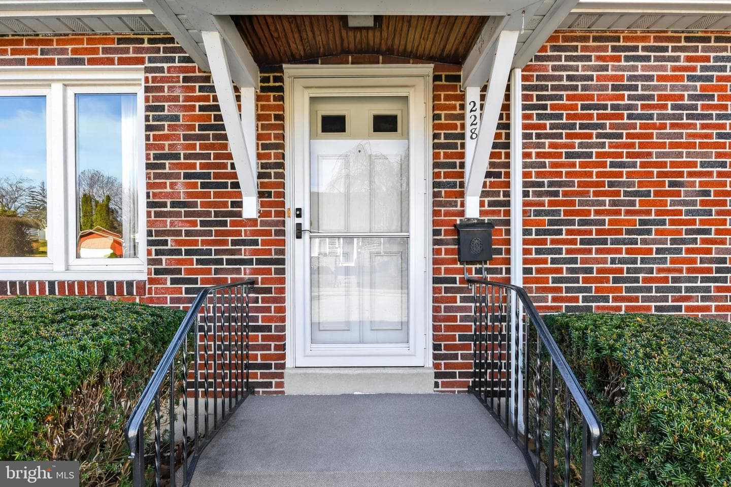 228 E Gaul Street photo 2