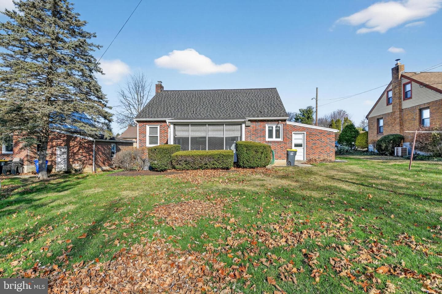 228 E Gaul Street photo 22