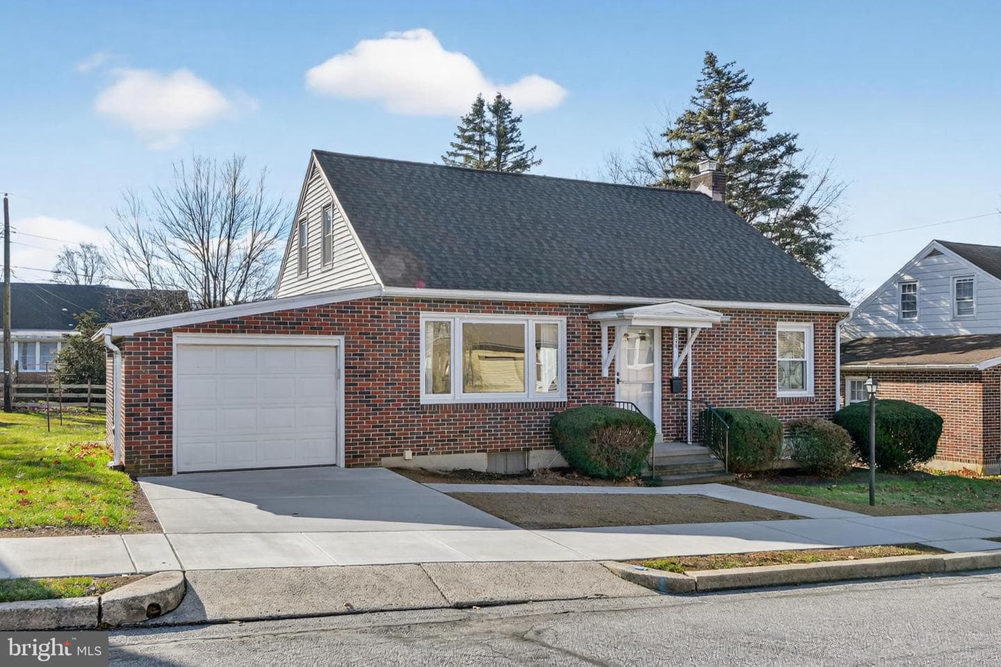 228 E Gaul Street photo 25