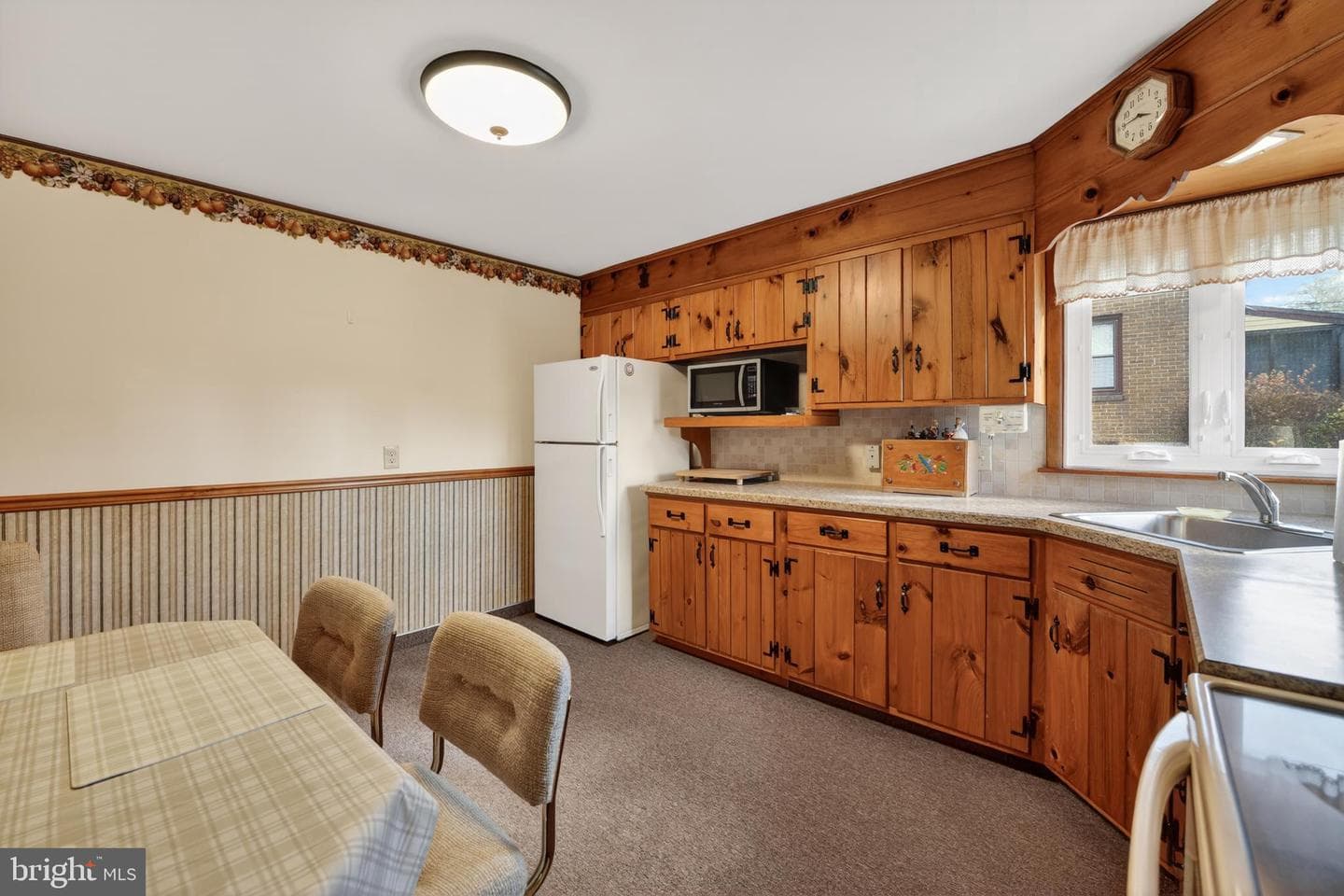 228 E Gaul Street photo 9
