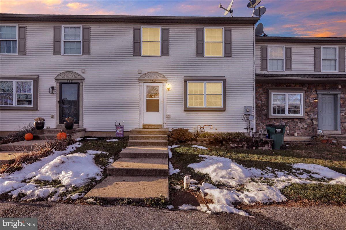 104 White Birch Lane photo 2