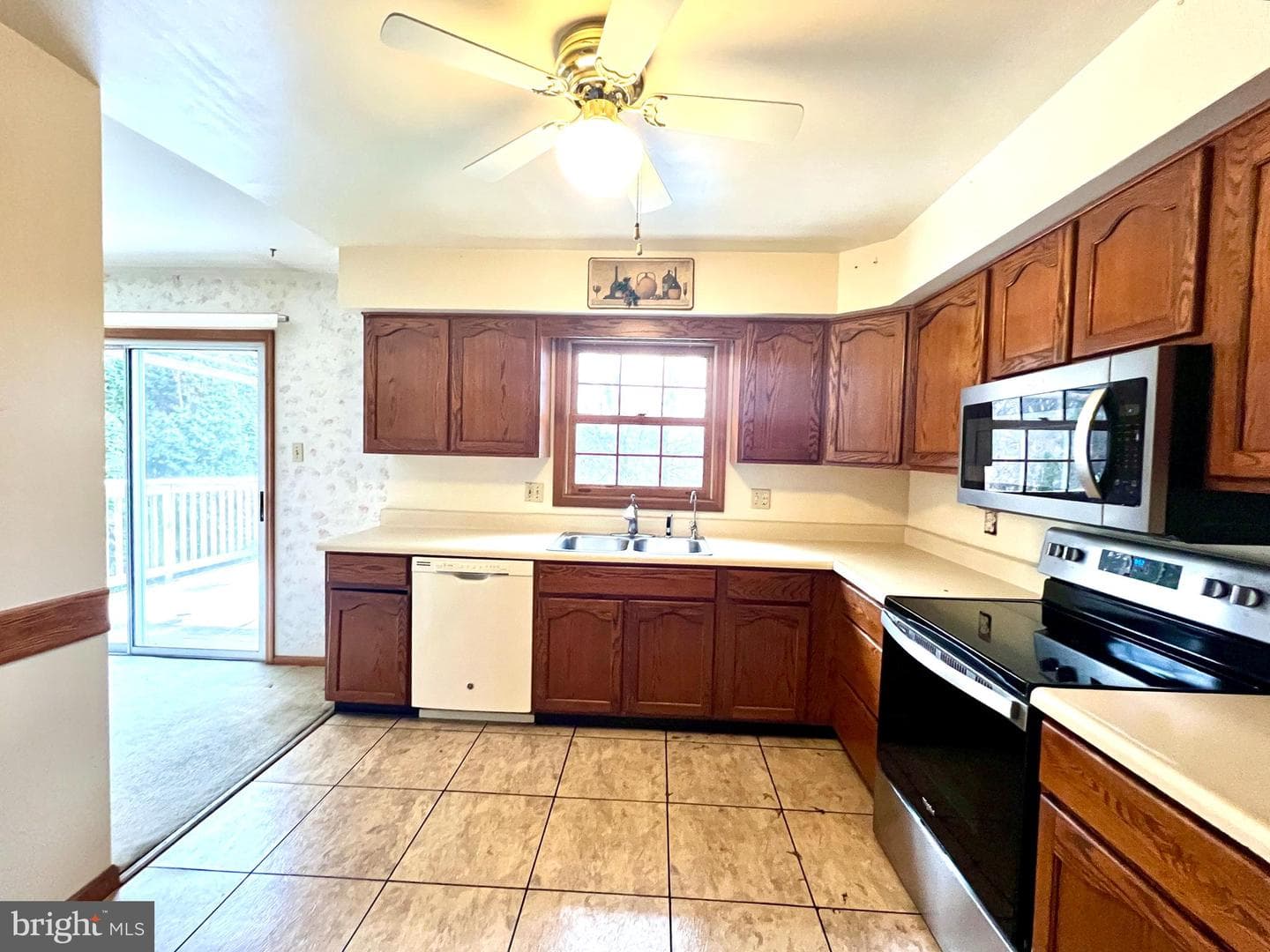 551 Christopher Drive photo 6