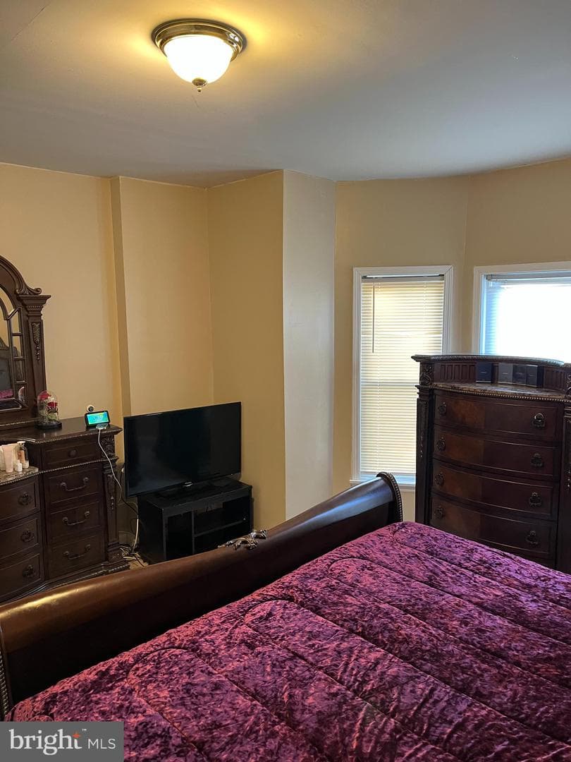 833 N Front Street photo 14