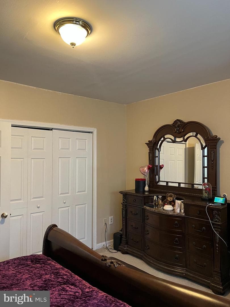 833 N Front Street photo 16