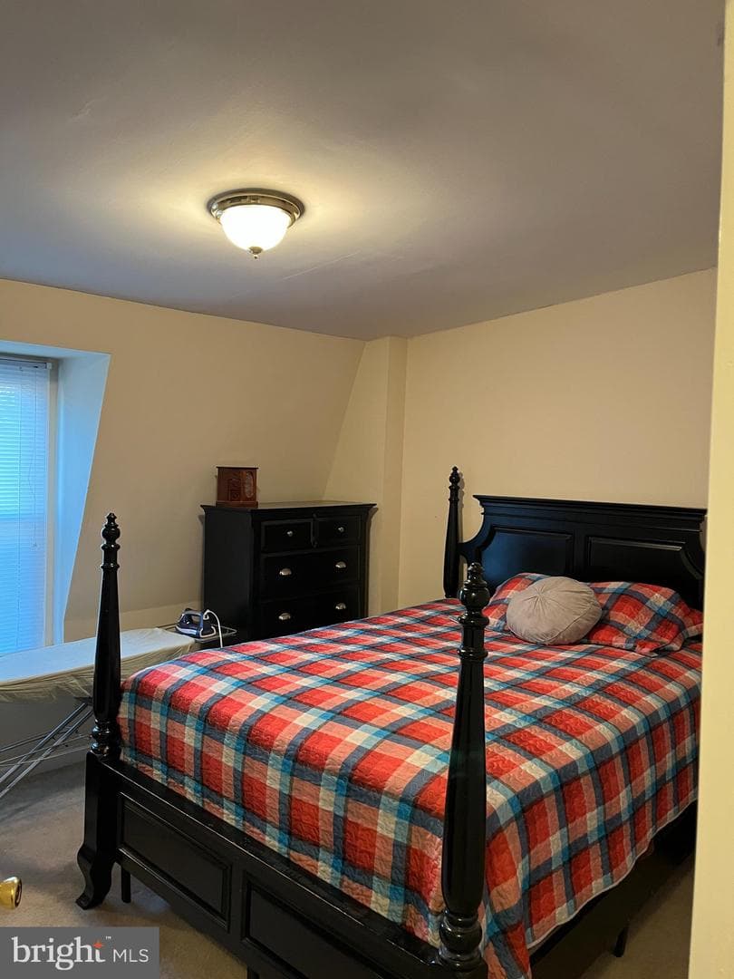 833 N Front Street photo 22