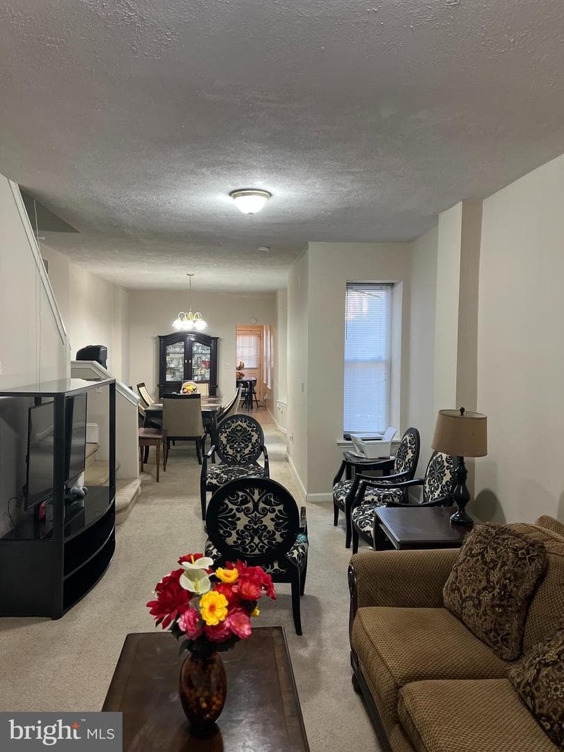 833 N Front Street photo 3