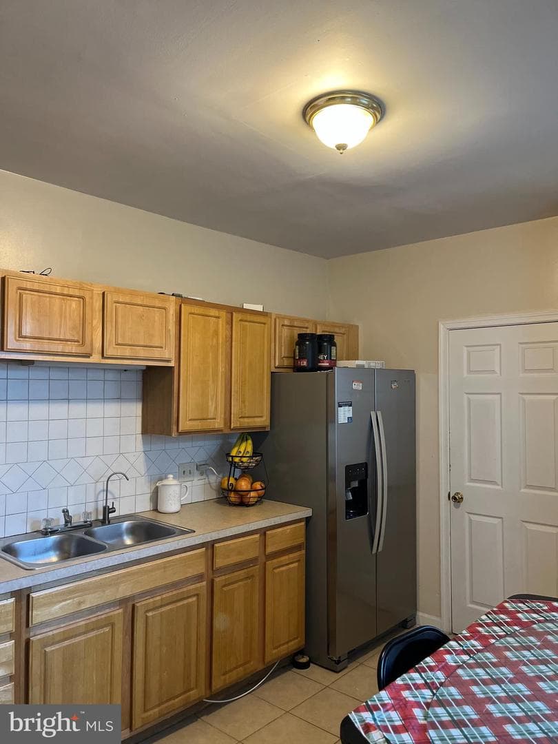 833 N Front Street photo 7