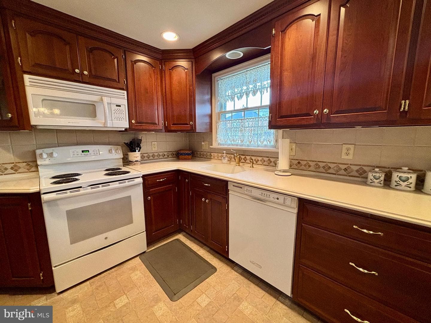 303 E 5th Street photo 18