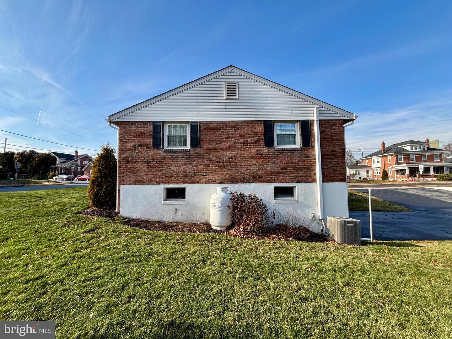 303 E 5th Street photo 66