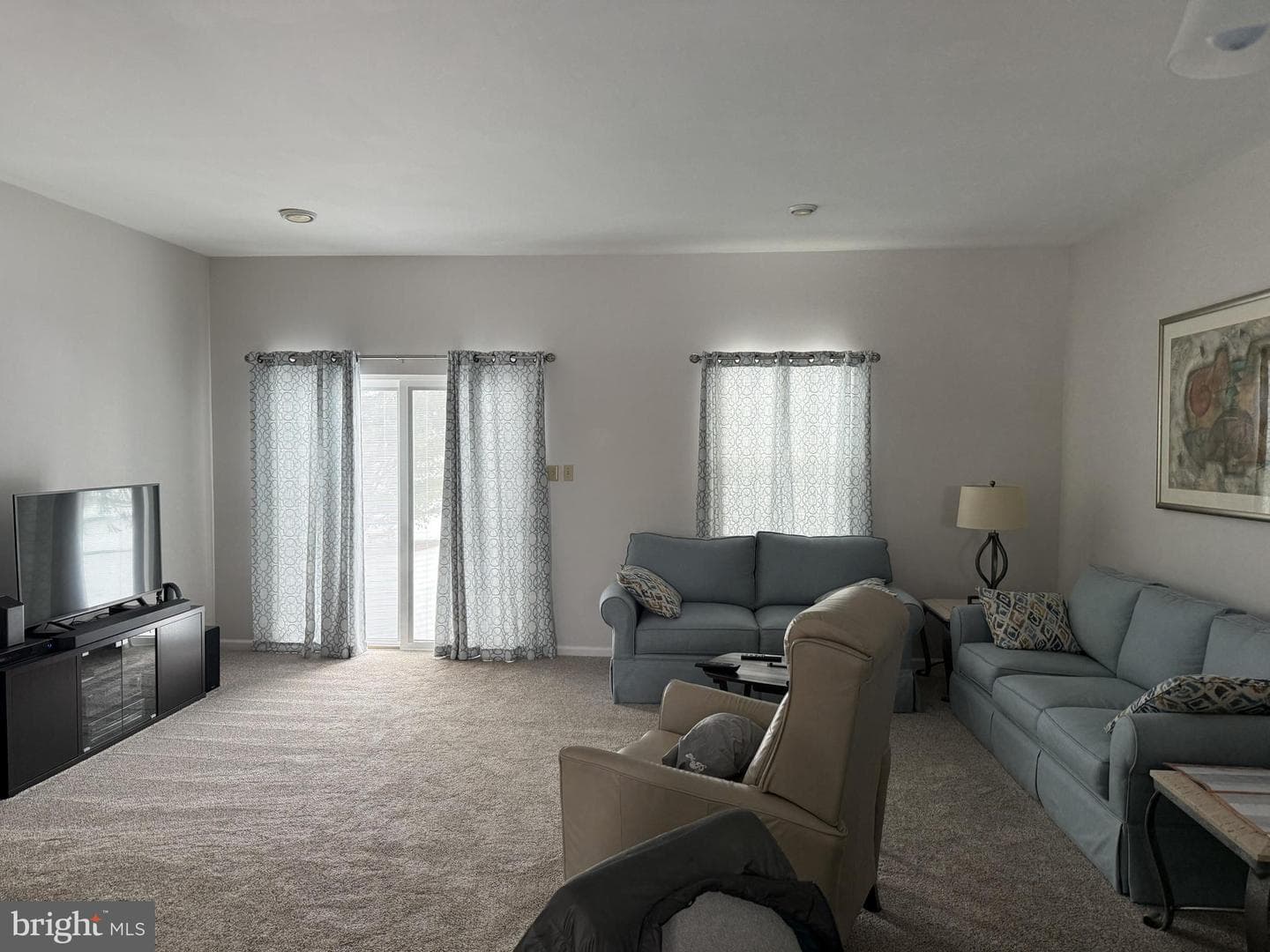 27 Charlemont Court, Reading