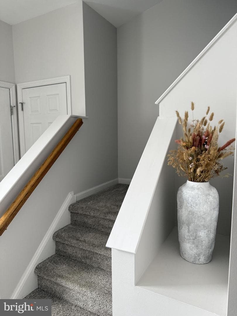 27 Charlemont Court photo 4