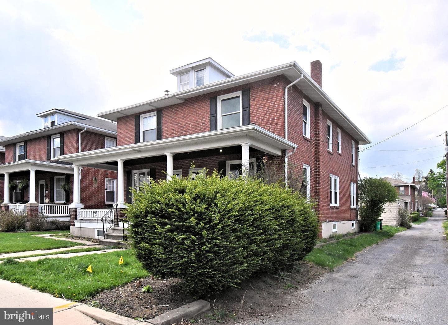 144 W Elm Street