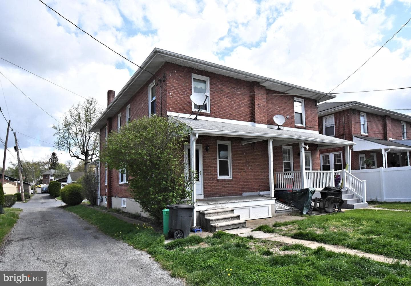 144 W Elm Street photo 5