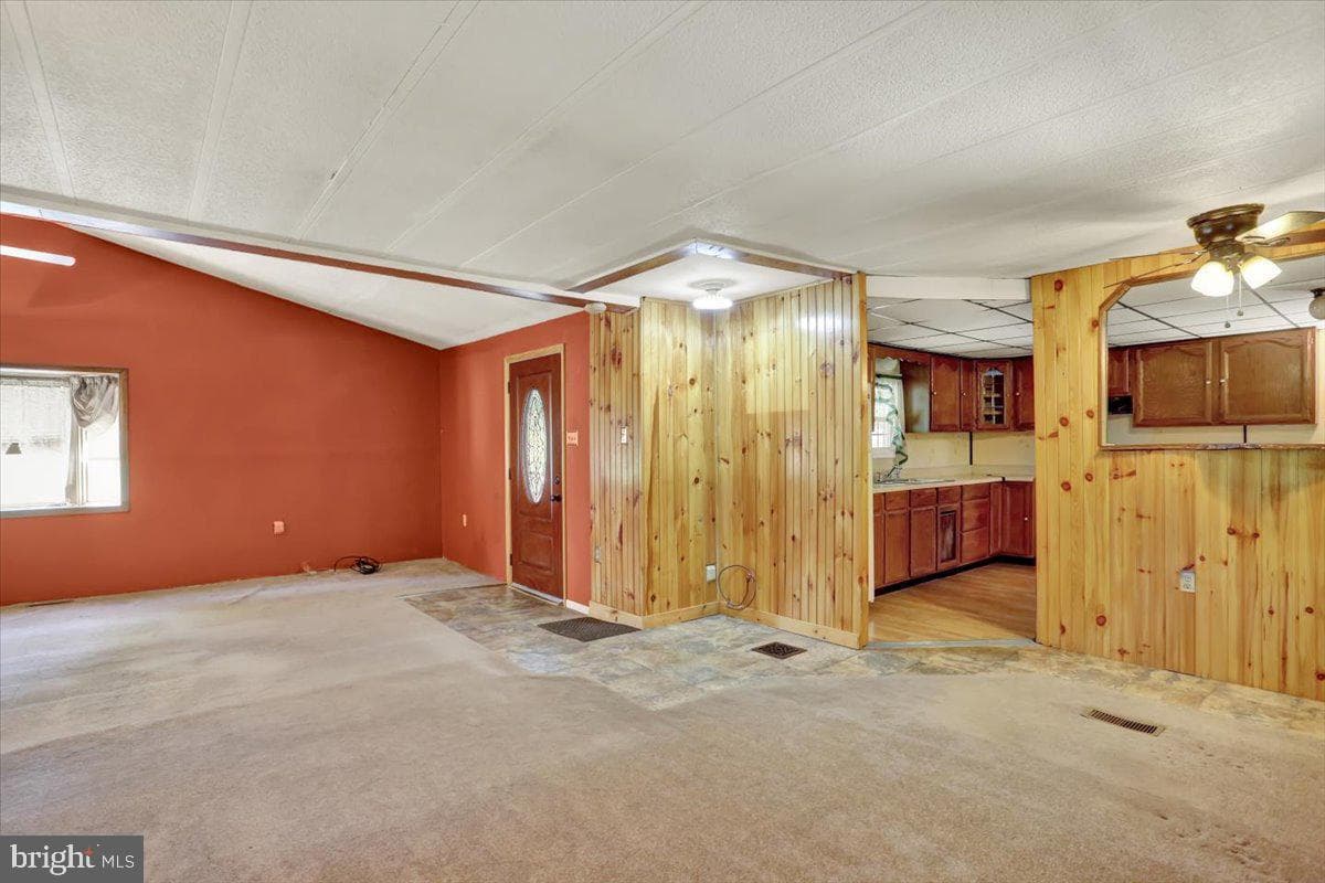 790 River Road photo 14