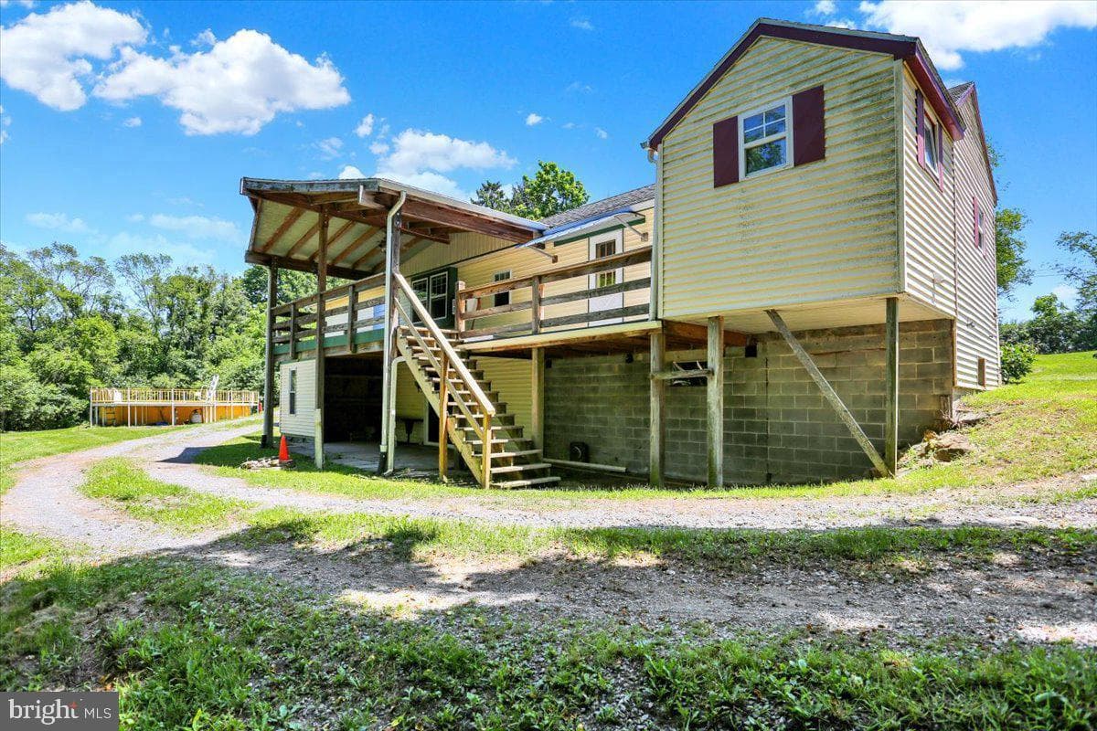 790 River Road photo 26