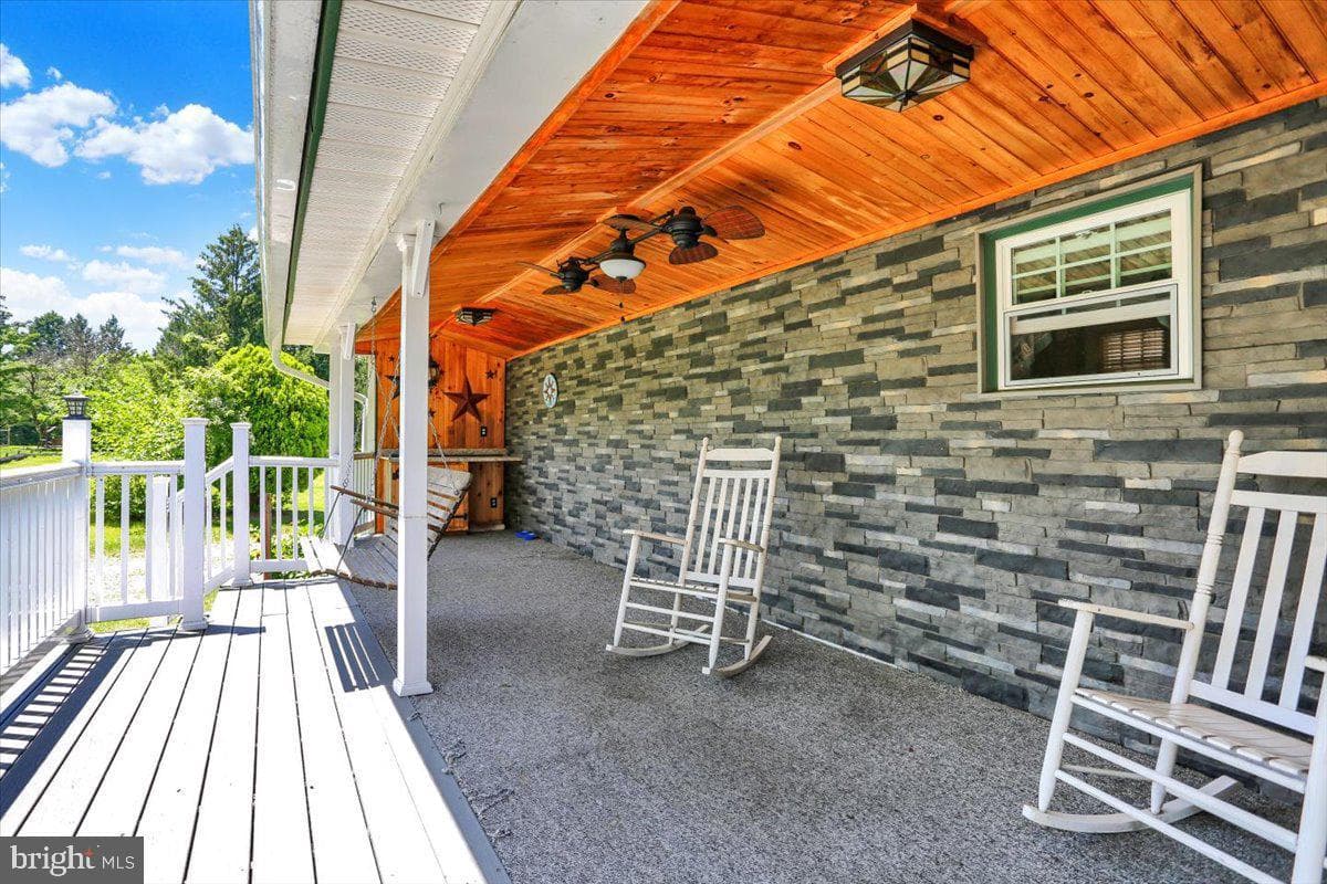 790 River Road photo 5