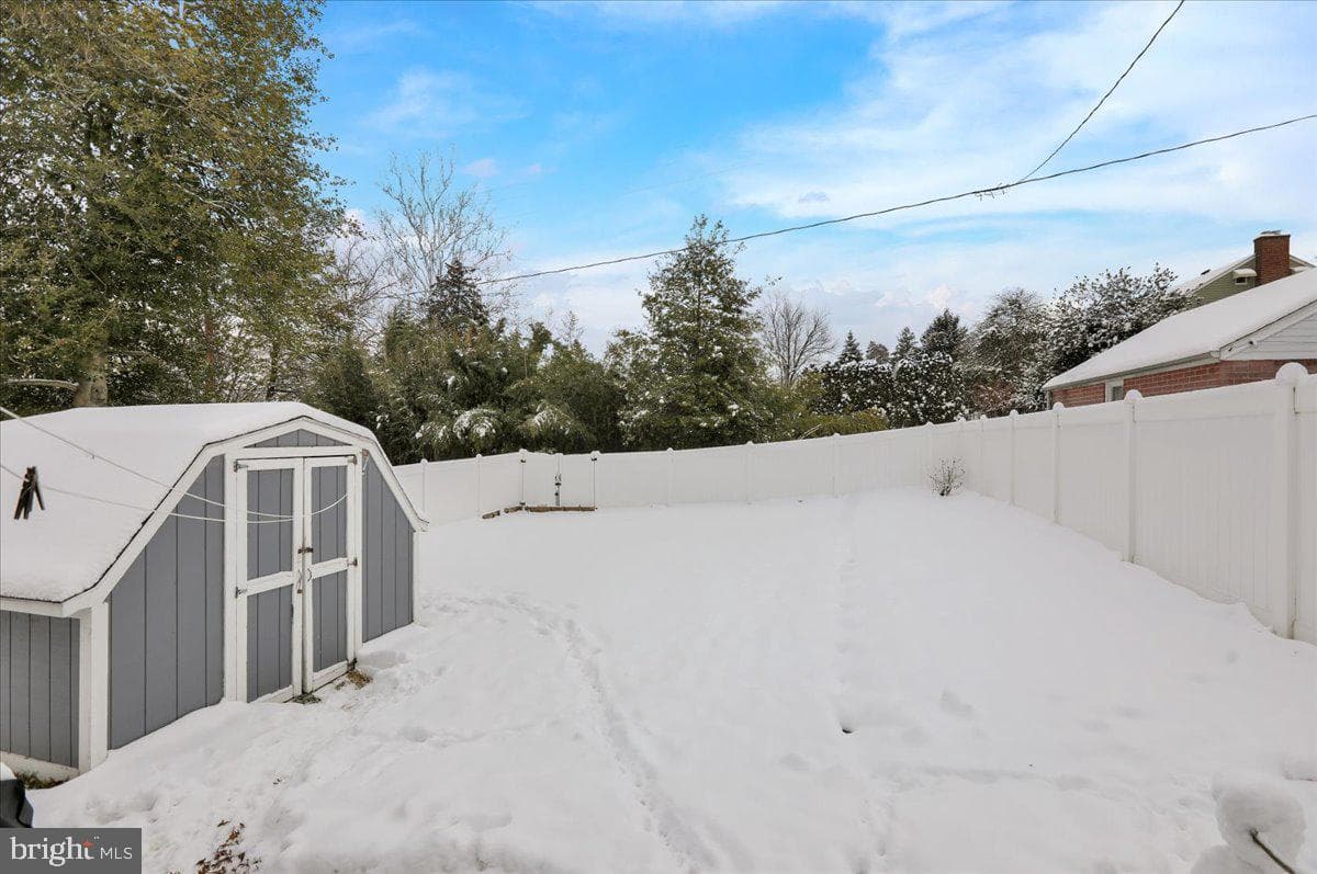 135 Chestnut Street photo 28